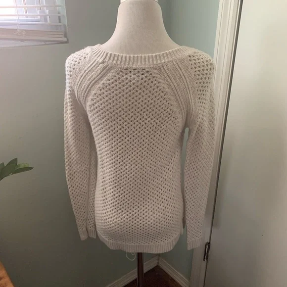 ❄️ Old Navy long sleeve crochet sweater - Picture 3 of 5